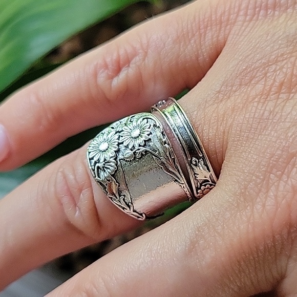 Sunflower Spoon Ring, adjustable - Picture 5 of 7